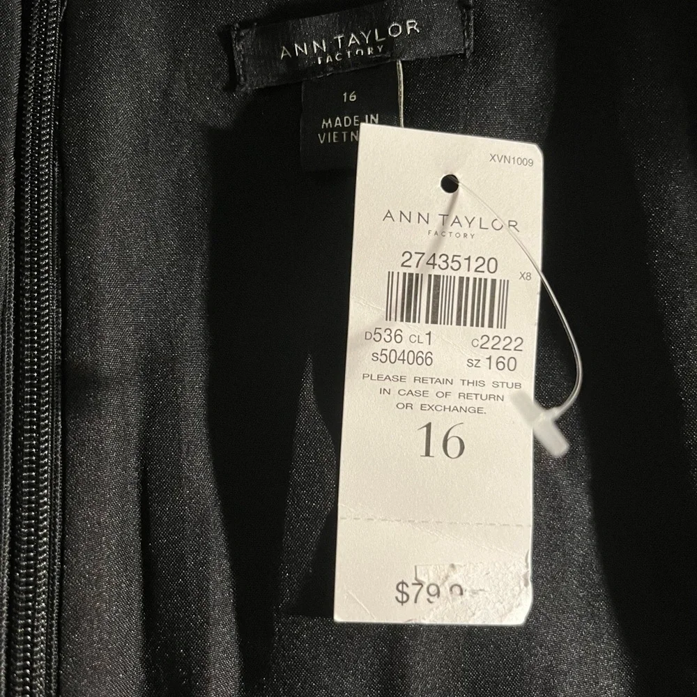 NWT Ann Taylor Textured Short Skirt
